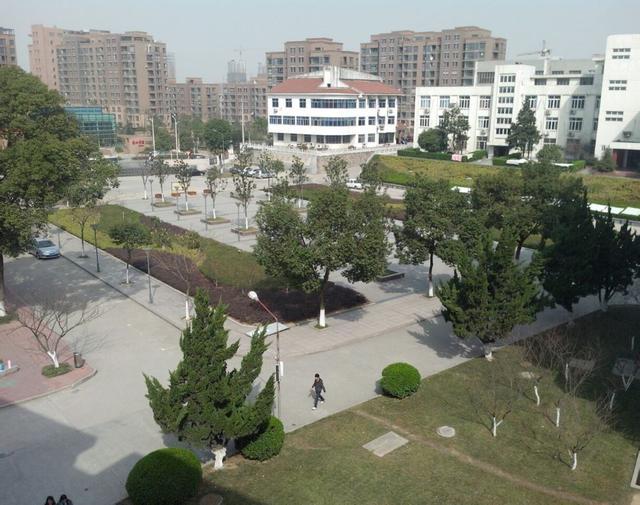 江苏镇江市江苏科技大学，历史沿革与学术风采